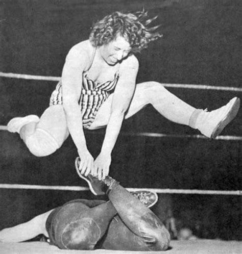 Flickr photos, groups, and tags related to the "femalewrestling" Flickr tag. . Old lady wrestling